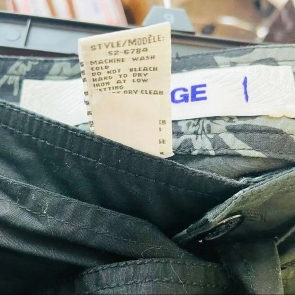 GARAGE Black Cargo Bermuda Shorts NWT Size 1 - Picture 6 of 6